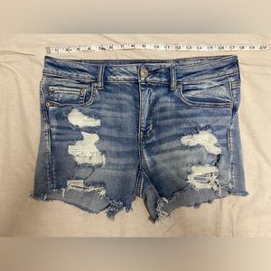 AMERICAN EAGLE DENIM SHORTS SIZE 12.